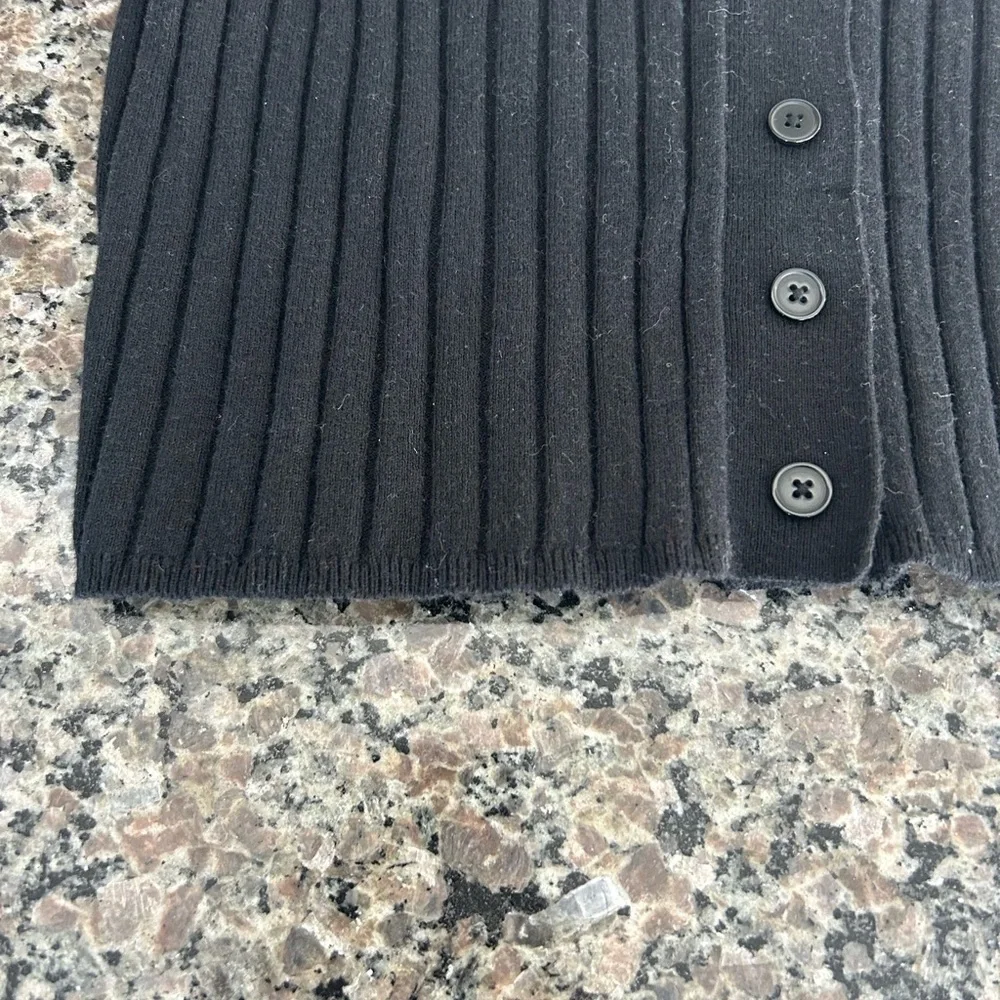 Universal Thread Black Button-Up Cropped Cardigan size medium - Picture 4 of 6